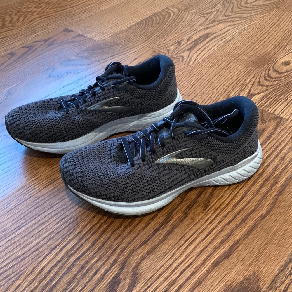 Brooks Revel womens sneakers, dark gray and blue